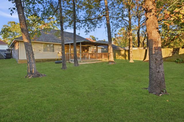 1910 Hunnington Drive, Conroe, TX 77303