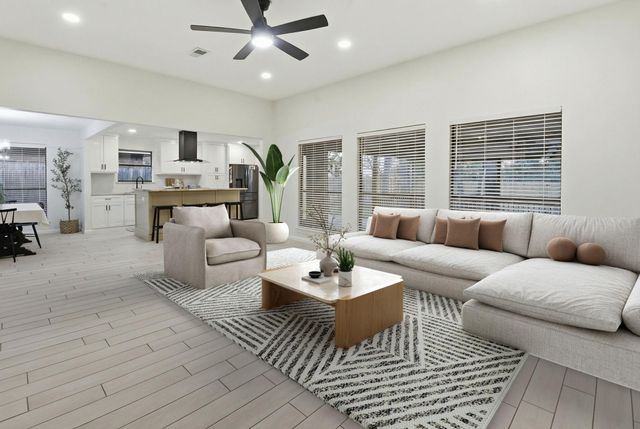 1910 Hunnington Drive, Conroe, TX 77303