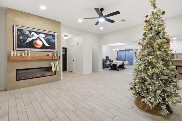 1910 Hunnington Drive, Conroe, TX 77303