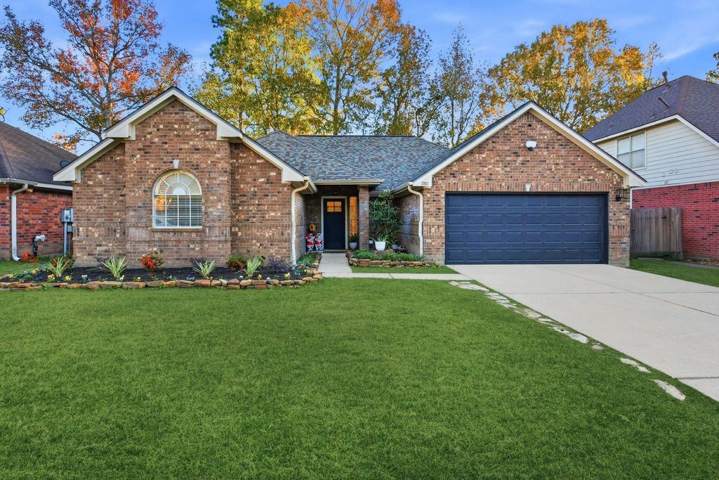 1910 Hunnington Drive, Conroe, TX 77303