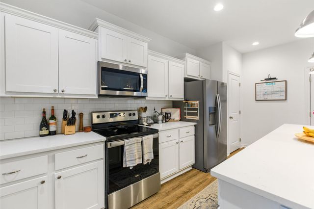 561 Momma Bear Drive, College Station, TX 77845