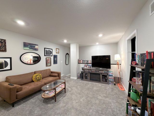 10518 Weston Way N, Maple Grove, MN 55369