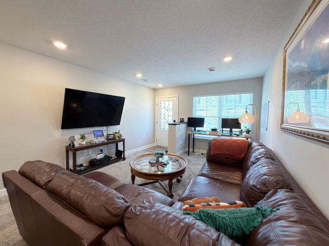 10518 Weston Way N, Maple Grove, MN 55369