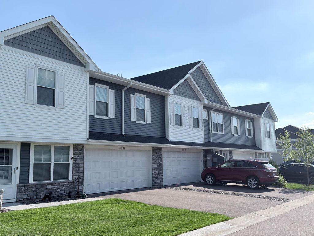10518 Weston Way N, Maple Grove, MN 55369