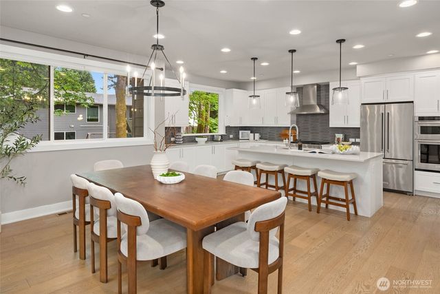 8021 NE 127th Lane, Kirkland, WA 98034