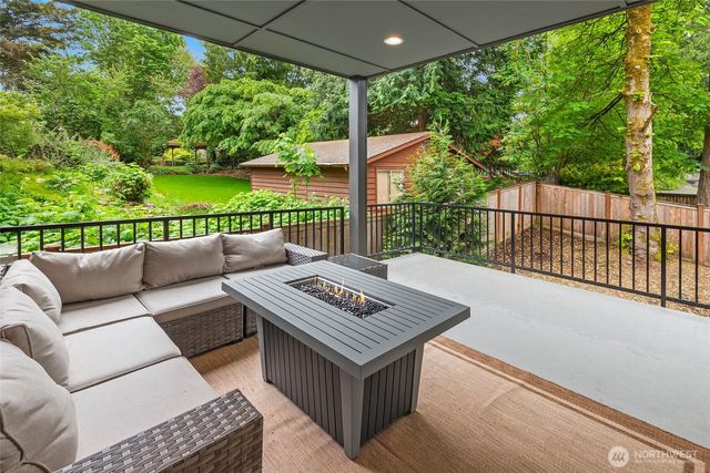 8021 NE 127th Lane, Kirkland, WA 98034