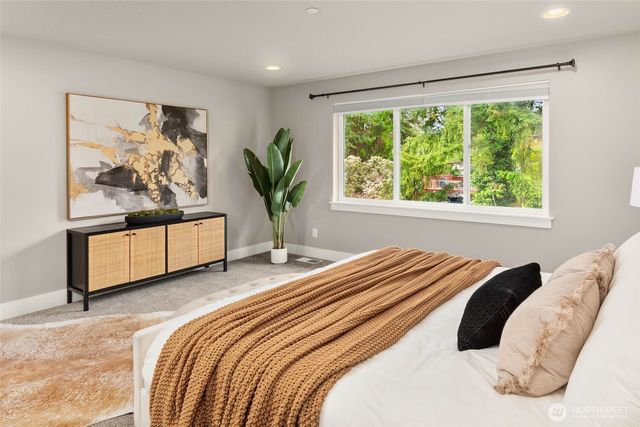 8021 NE 127th Lane, Kirkland, WA 98034
