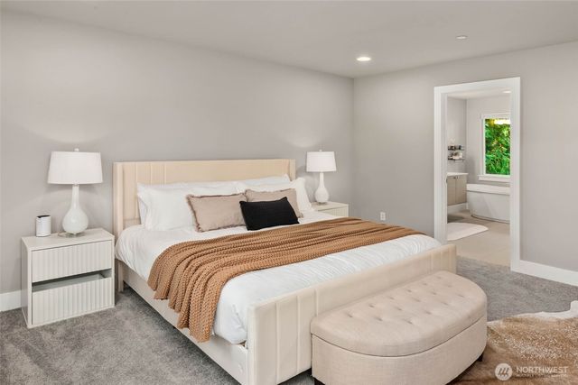 8021 NE 127th Lane, Kirkland, WA 98034