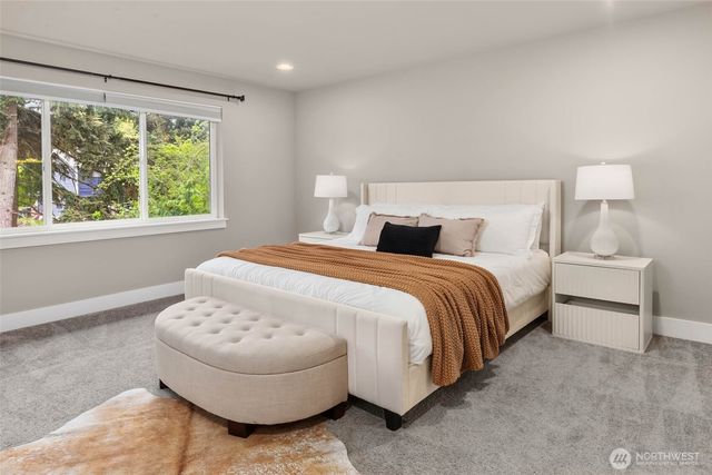 8021 NE 127th Lane, Kirkland, WA 98034