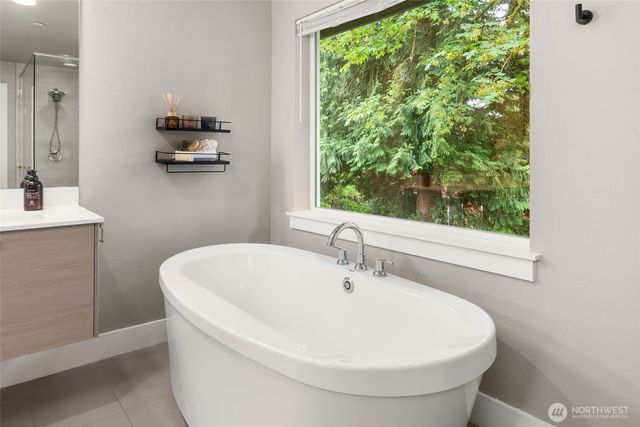 8021 NE 127th Lane, Kirkland, WA 98034
