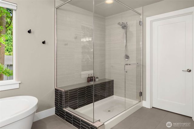 8021 NE 127th Lane, Kirkland, WA 98034