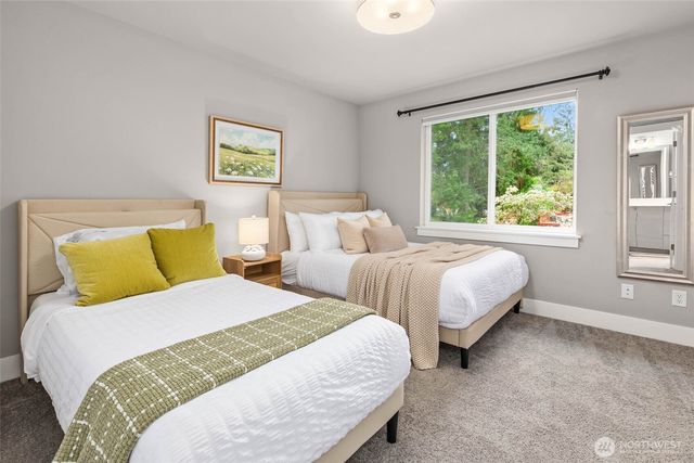 8021 NE 127th Lane, Kirkland, WA 98034