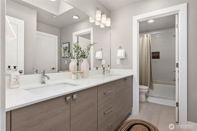 8021 NE 127th Lane, Kirkland, WA 98034