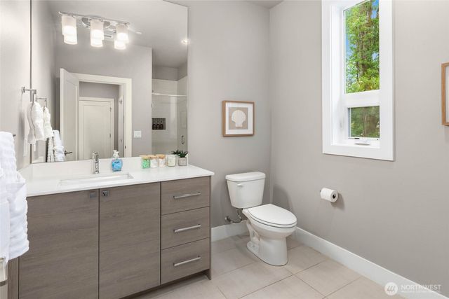 8021 NE 127th Lane, Kirkland, WA 98034