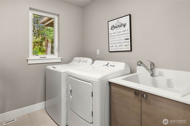 8021 NE 127th Lane, Kirkland, WA 98034