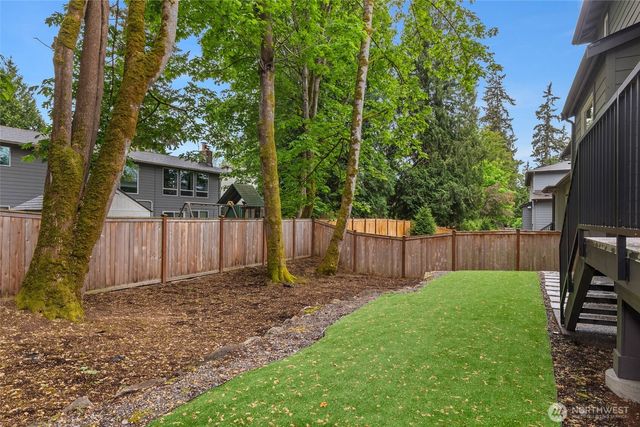 8021 NE 127th Lane, Kirkland, WA 98034