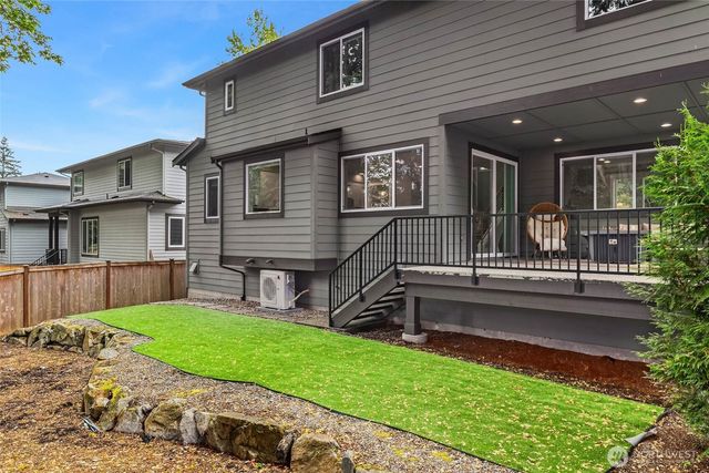 8021 NE 127th Lane, Kirkland, WA 98034