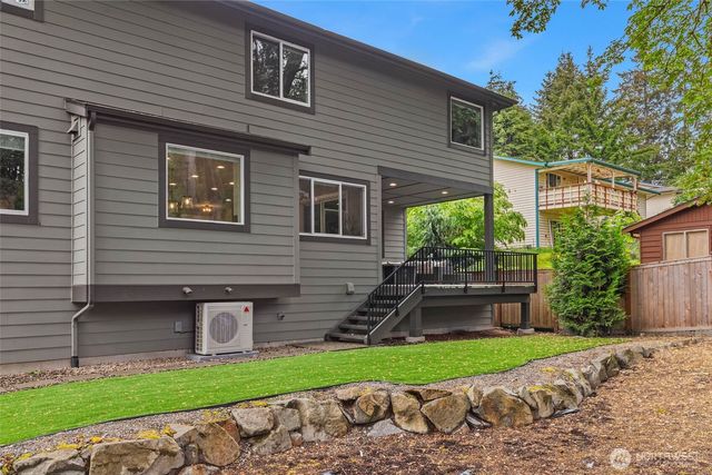 8021 NE 127th Lane, Kirkland, WA 98034