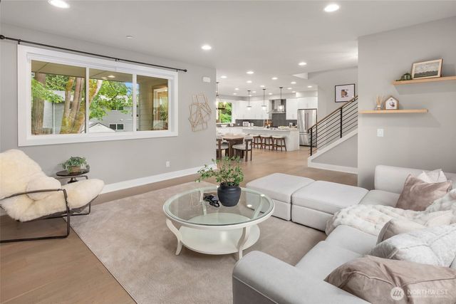 8021 NE 127th Lane, Kirkland, WA 98034