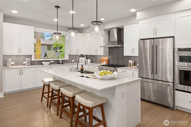 8021 NE 127th Lane, Kirkland, WA 98034