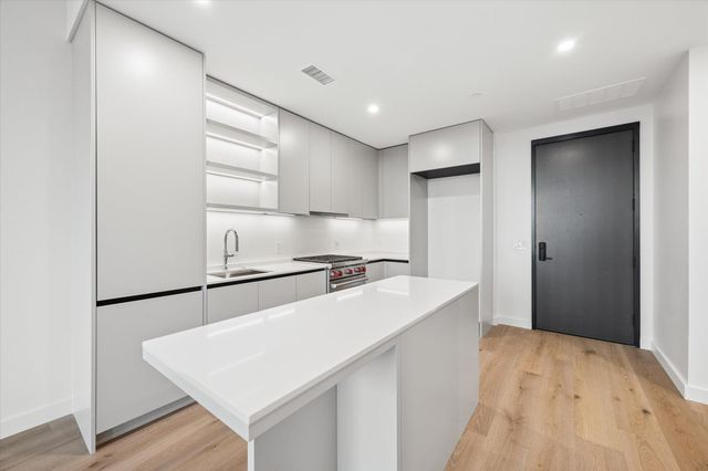 610 Davis ST 3806, Austin, TX 78701