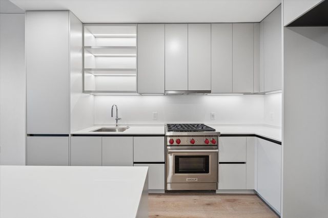 610 Davis ST 3806, Austin, TX 78701