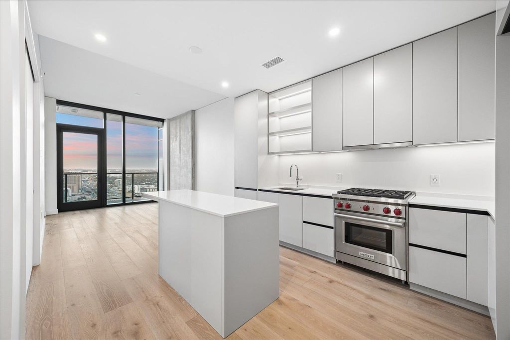 610 Davis ST 3806, Austin, TX 78701