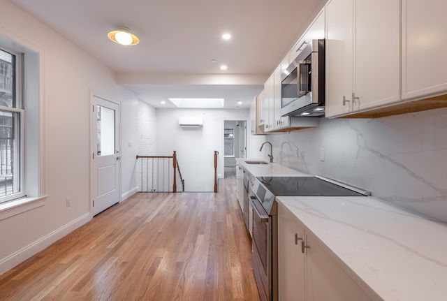 43 Bowdoin 2R, Boston, MA 02114