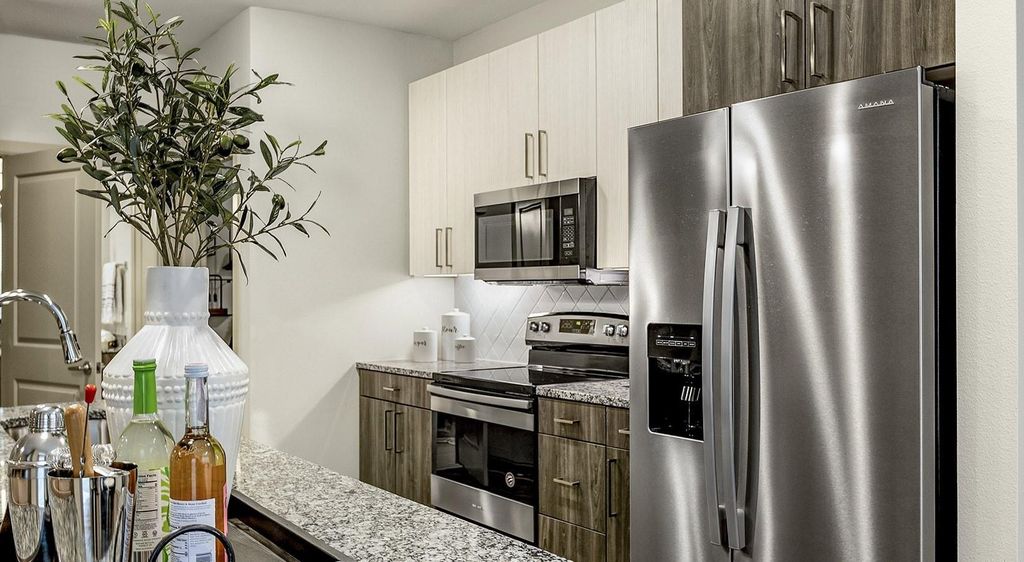 7100 Uvalde Road 10304, Houston, TX 77049