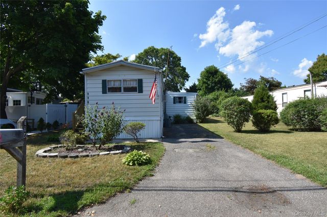 116 Lincoln Avenue, Holbrook, NY 11741