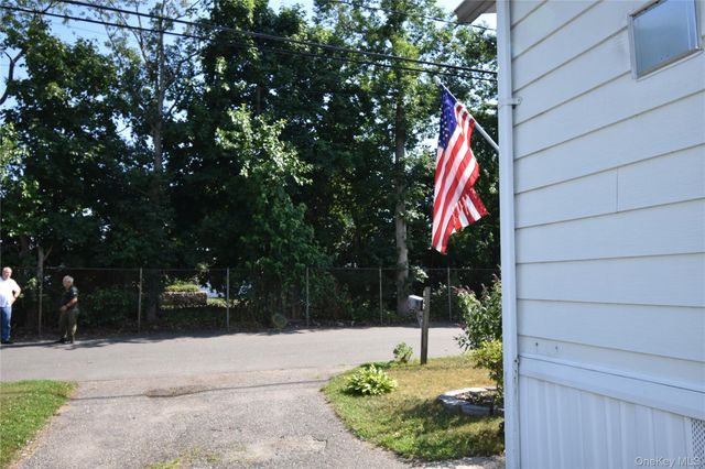 116 Lincoln Avenue, Holbrook, NY 11741