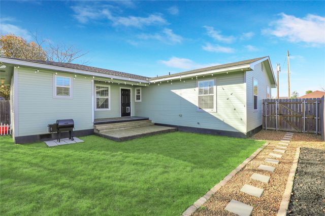 271 E Houston Street, Van Alstyne, TX 75495