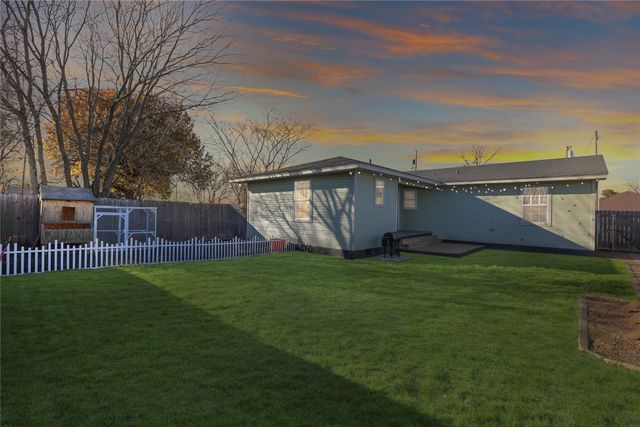 271 E Houston Street, Van Alstyne, TX 75495