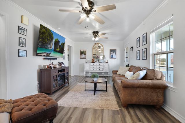 271 E Houston Street, Van Alstyne, TX 75495