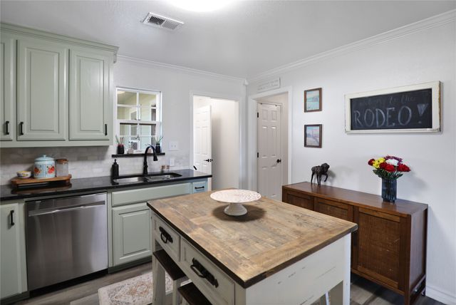 271 E Houston Street, Van Alstyne, TX 75495