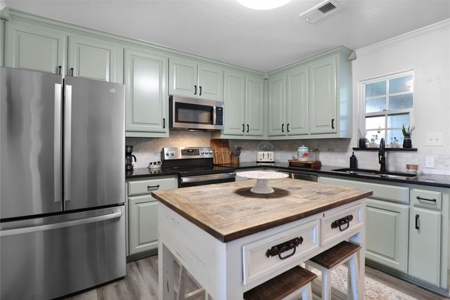 271 E Houston Street, Van Alstyne, TX 75495