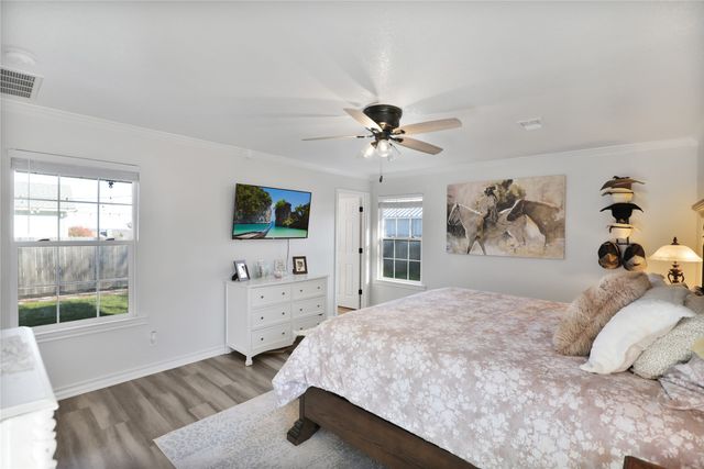 271 E Houston Street, Van Alstyne, TX 75495