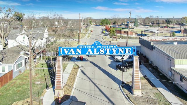 271 E Houston Street, Van Alstyne, TX 75495
