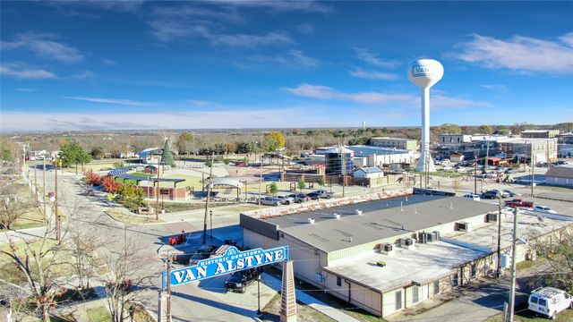 271 E Houston Street, Van Alstyne, TX 75495