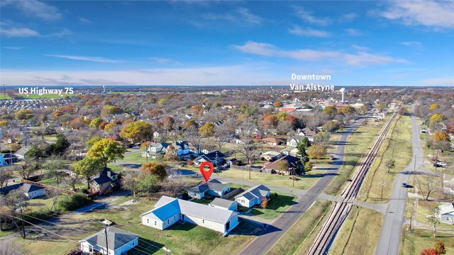 271 E Houston Street, Van Alstyne, TX 75495