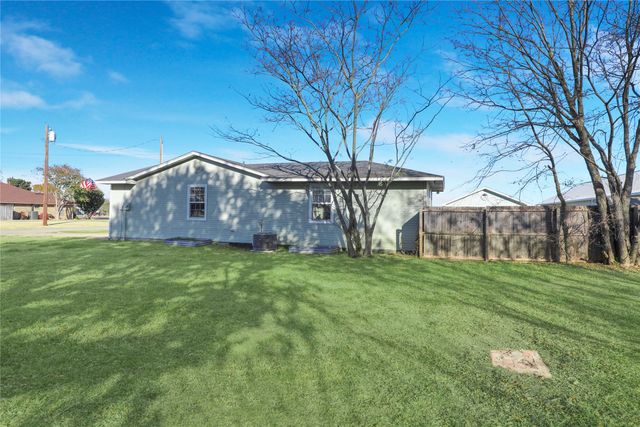 271 E Houston Street, Van Alstyne, TX 75495