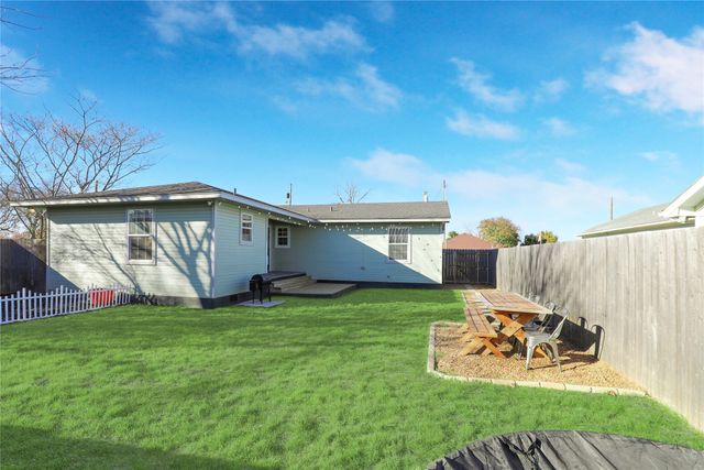 271 E Houston Street, Van Alstyne, TX 75495