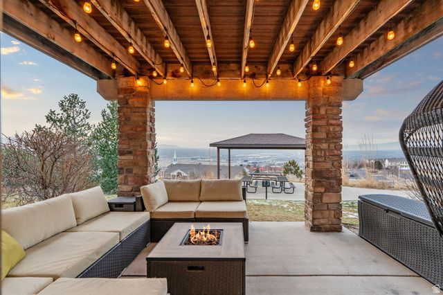 327 E NECHATEL DR, Draper, UT 84020