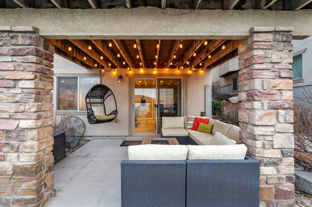 327 E NECHATEL DR, Draper, UT 84020