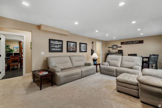 327 E NECHATEL DR, Draper, UT 84020