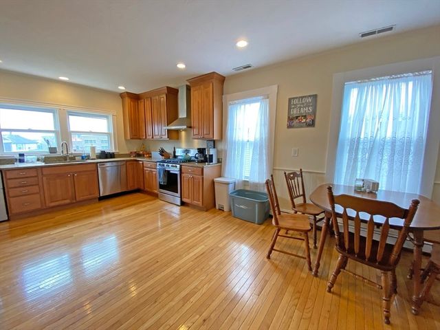 15 Underwood Park 2, Waltham, MA 02453