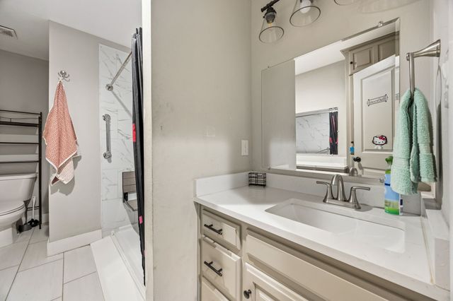 1810 Waterwood Drive, Arlington, TX 76012