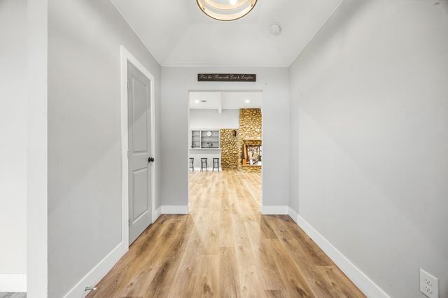 1810 Waterwood Drive, Arlington, TX 76012