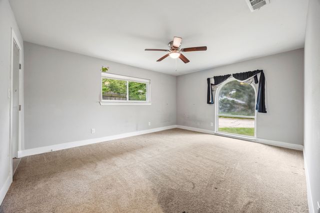 1810 Waterwood Drive, Arlington, TX 76012