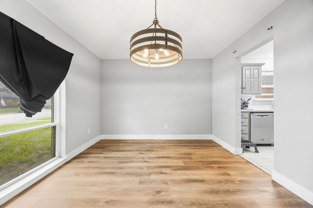 1810 Waterwood Drive, Arlington, TX 76012